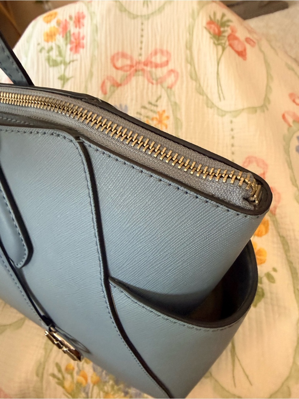 MICHAEL KORS Sky Blue Saffiano Leather Tote Bag Handbag Purse MINT CONDITION - Picture 3 of 16